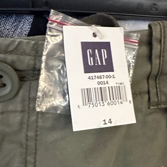 GAP Olive Green Mini Skirt with Embroidery - Picture 2 of 4